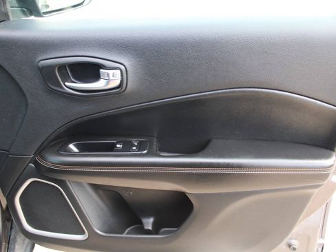 Used 2019 Jeep Compass Sport FWD image 12