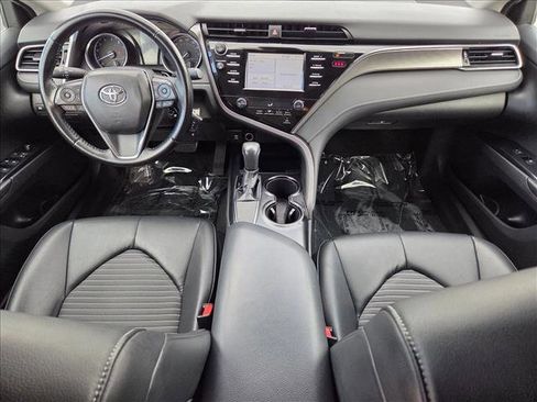 Used 2019 Toyota Camry SE image 16