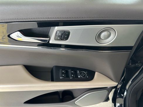 Used 2022 Lincoln Nautilus Reserve w/ Equipment Group 202A image 17