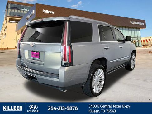 Used 2019 Cadillac Escalade Platinum AWD/4WD image 8