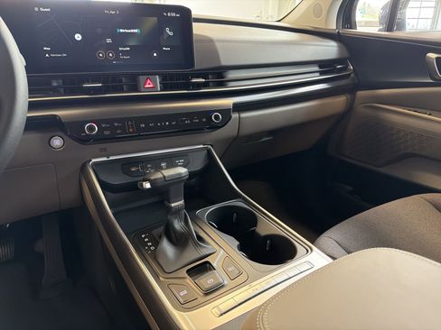 New 2026 Kia Carnival LX FWD image 24