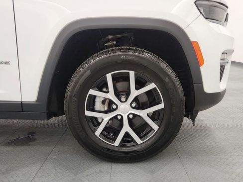 Used 2024 Jeep Grand Cherokee Limited AWD/4WD image 26