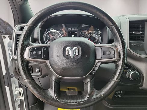 Used 2024 RAM 3500 Tradesman w/ Chrome Appearance Group AWD/4WD image 18