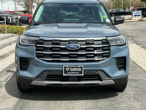 New 2026 Ford Explorer Active RWD image 12