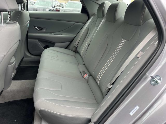Used 2025 Hyundai Elantra Sport FWD image 18