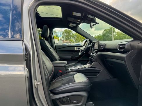 Used 2023 Ford Explorer ST-Line w/ Class IV Trailer Tow Package AWD/4WD image 12