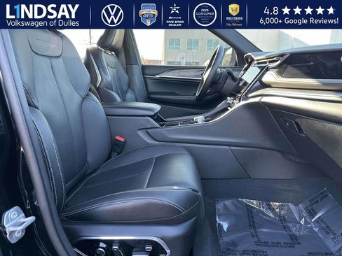 Used 2023 Jeep Grand Cherokee Overland w/ Adv Protech Group III image 11