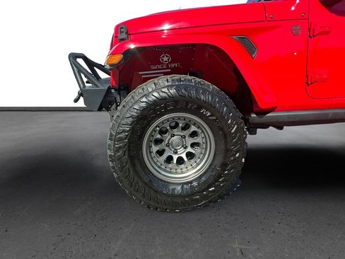 Used 2020 Jeep Wrangler Unlimited Sahara image 13