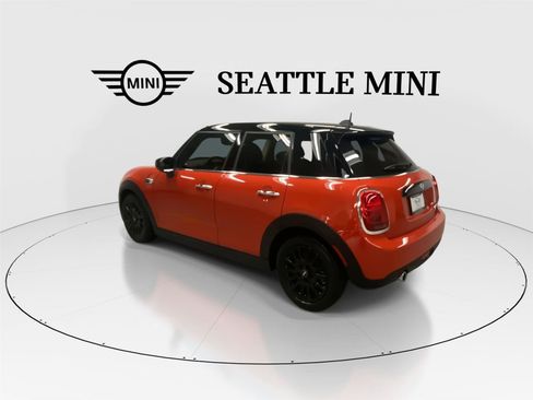 Used 2020 MINI Cooper 4-Door Hardtop FWD image 8