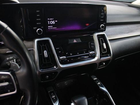 Used 2022 Kia Sorento SX Prestige w/ Rust Color Package image 32