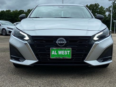 Used 2024 Nissan Altima 2.5 SV FWD image 8