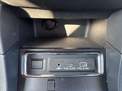 Certified 2024 Subaru Ascent Premium w/ Convenience Package image 15