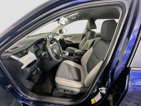 Used 2025 Toyota RAV4 XLE FWD image 13