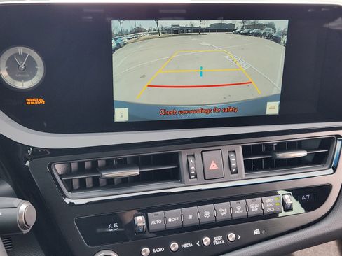 Used 2025 Lexus ES 350 w/ Premium Package image 19