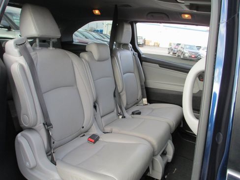 Used 2018 Honda Odyssey EX-L image 22