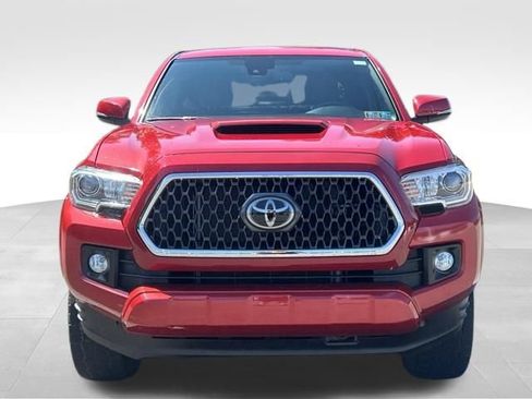 Used 2019 Toyota Tacoma TRD Sport AWD/4WD image 8