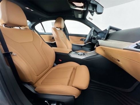 Used 2025 BMW 330i xDrive Sedan w/ Premium Package image 26