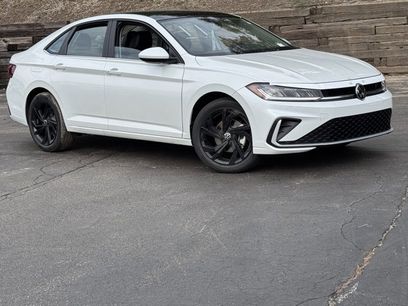 New 2025 Volkswagen Jetta SE