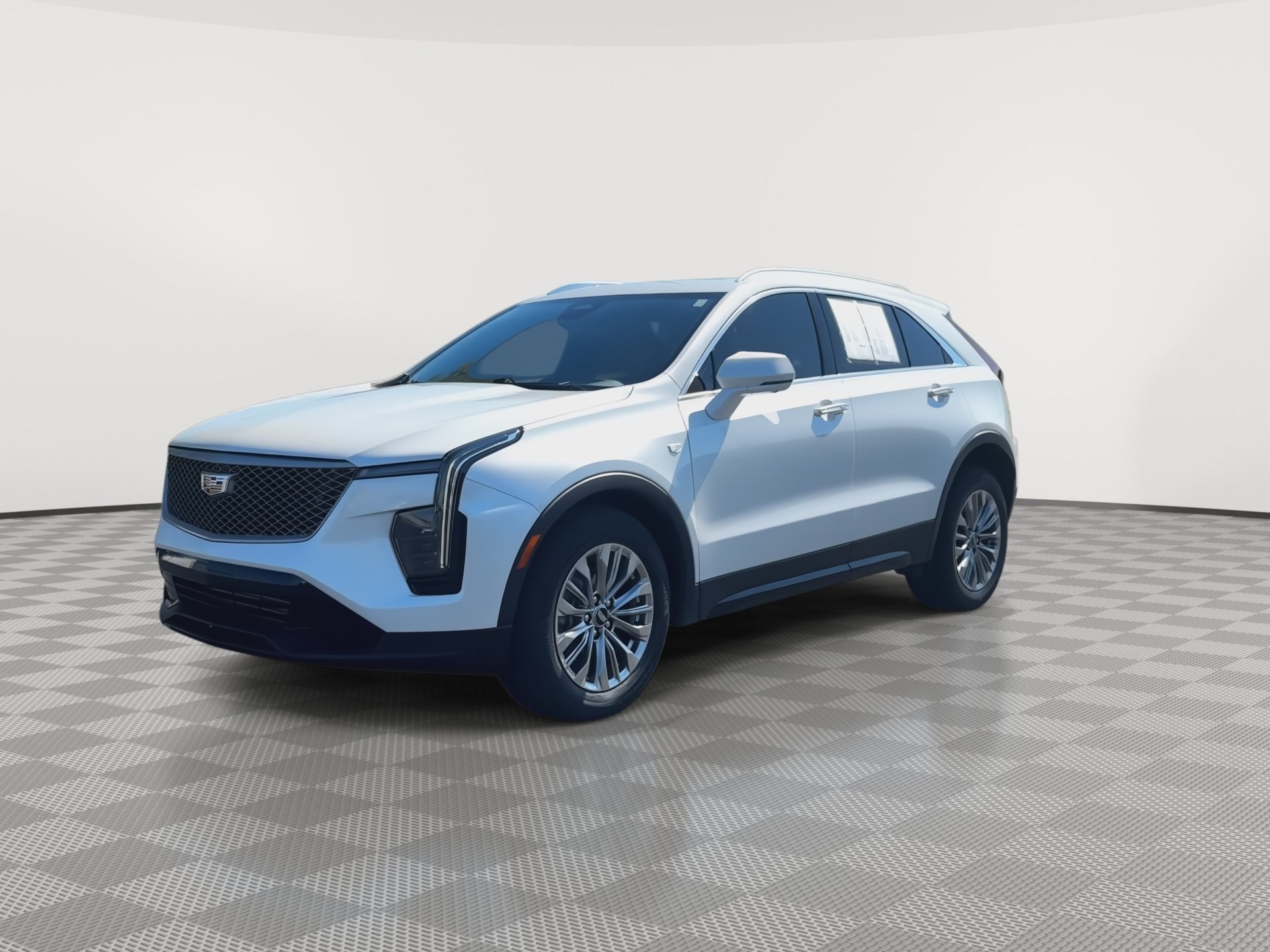 Used 2025 Cadillac XT4 Premium Luxury w/ Technology Package FWD image 4