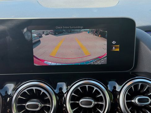 Used 2021 Mercedes-Benz GLA 250 image 11