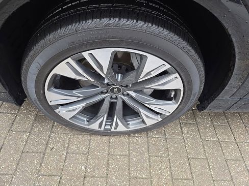 Used 2025 Audi Q8 Premium Plus image 10