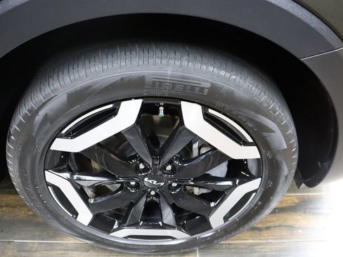 Used 2024 Kia Telluride EX w/ EX Captain's Chair Package FWD image 22