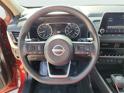 Used 2024 Nissan Rogue SV image 21