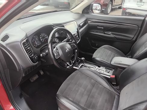 Used 2019 Mitsubishi Outlander SE image 10