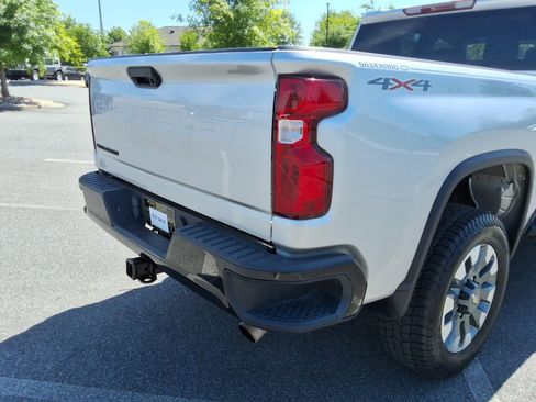 Certified 2022 Chevrolet Silverado 2500 Custom w/ Infotainment Package AWD/4WD image 15