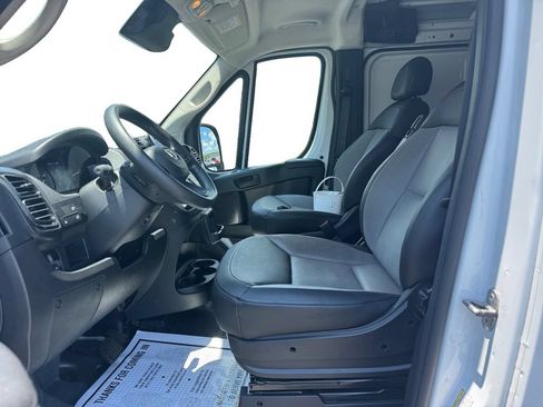 Used 2025 RAM ProMaster 2500 w/ Convenience Group FWD image 13