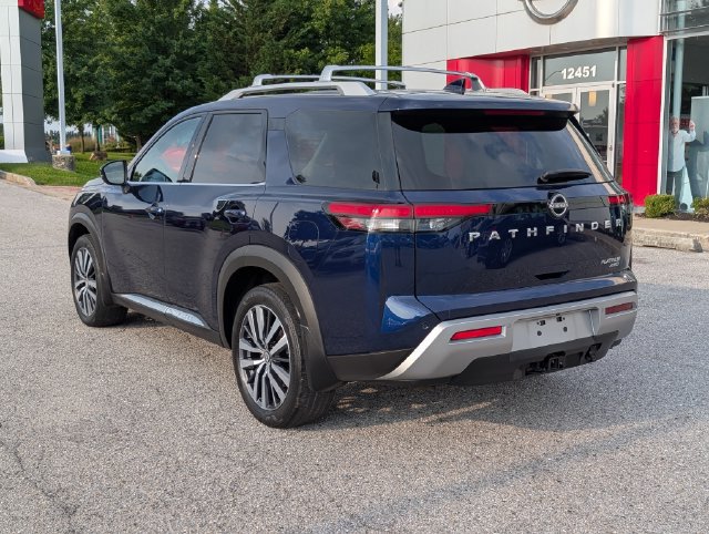 Used 2022 Nissan Pathfinder Platinum w/ Cargo Package AWD/4WD image 5