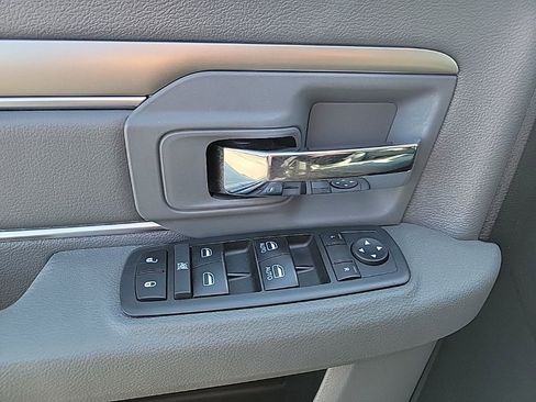 Used 2018 RAM 2500 SLT AWD/4WD image 9