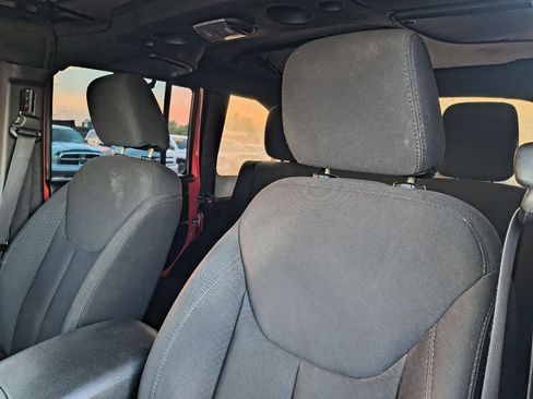 Used 2015 Jeep Wrangler Unlimited Sport image 12