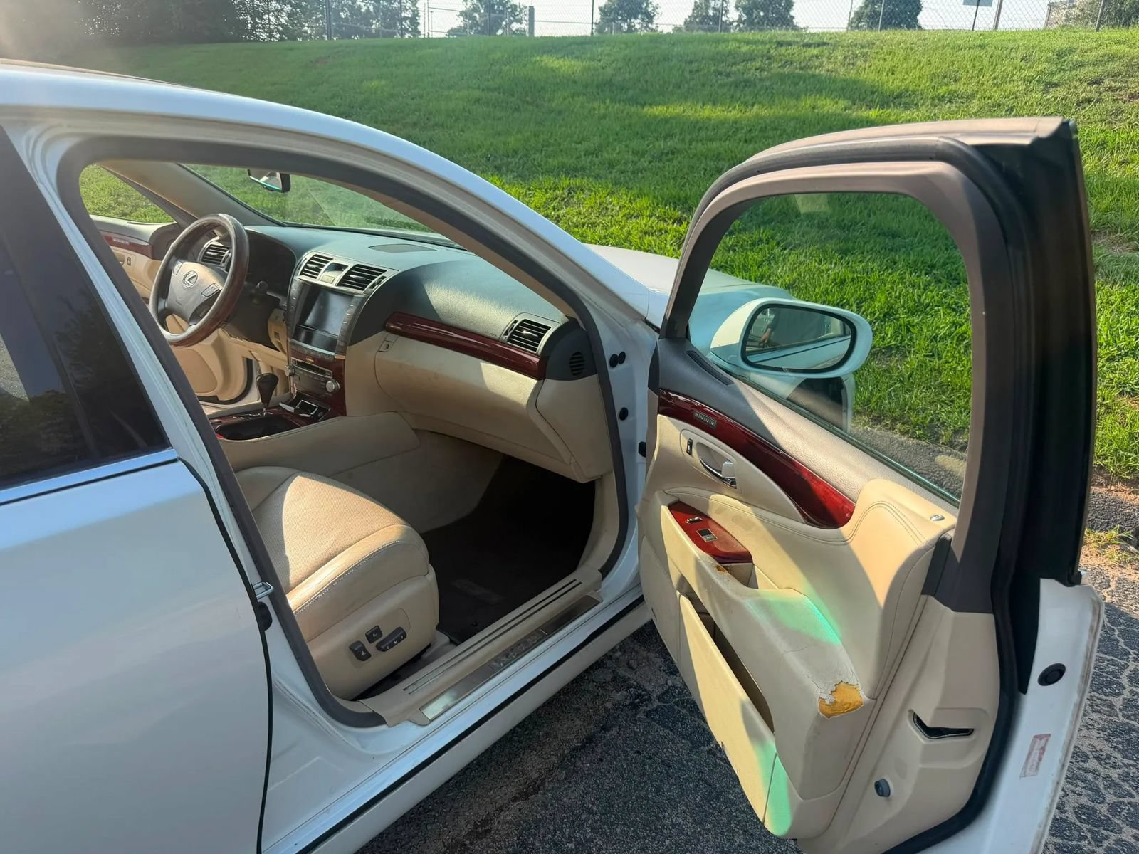 Used 2011 Lexus LS 460 w/ Comfort Pkg RWD image 10