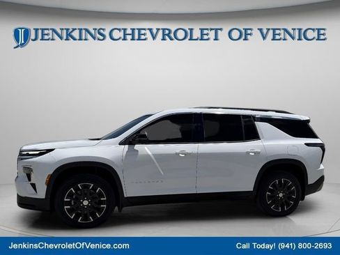 New 2026 Chevrolet Traverse LT w/ Sun and Wheel Package FWD image 10