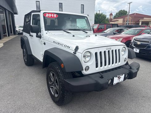 Used 2015 Jeep Wrangler Rubicon w/ Power Convenience Group AWD/4WD image 6