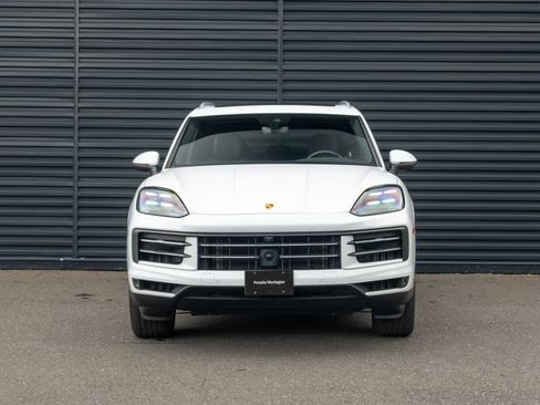 Certified 2024 Porsche Cayenne AWD/4WD image 11