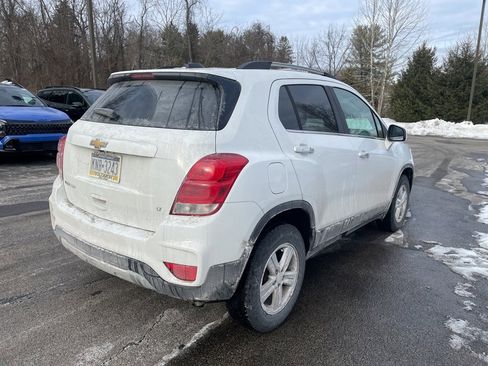Used 2018 Chevrolet Trax LT w/ LT Convenience Package image 5