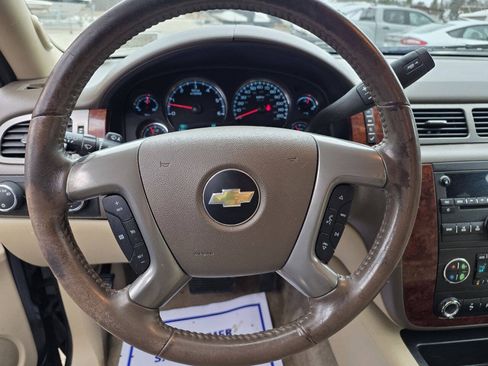 Used 2012 Chevrolet Suburban LT w/ Luxury Package AWD/4WD image 23
