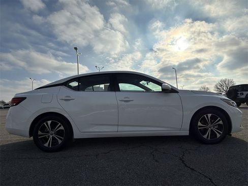 Used 2023 Nissan Sentra SV image 9
