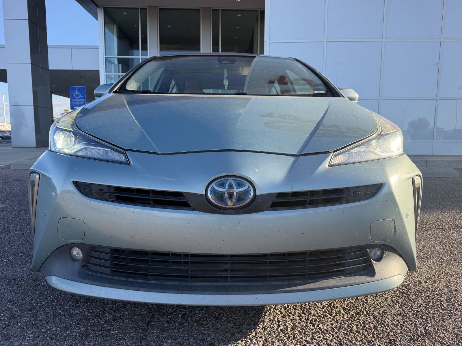 Used 2020 Toyota Prius LE AWD/4WD image 9