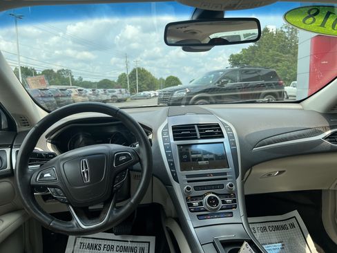 Used 2018 Lincoln MKZ Reserve w/ Climate Package AWD/4WD image 4