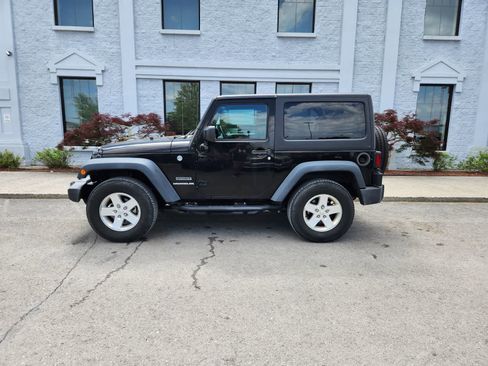Certified 2016 Jeep Wrangler Sport w/ Quick Order Package 24S AWD/4WD image 2
