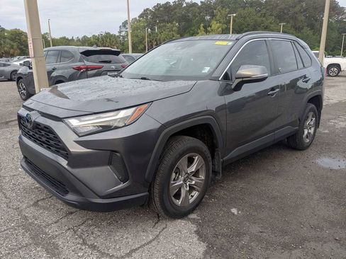 Used 2025 Toyota RAV4 XLE w/ Convenience Package FWD image 3