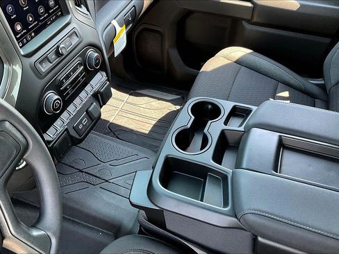 New 2025 Chevrolet Silverado 1500 Custom image 8