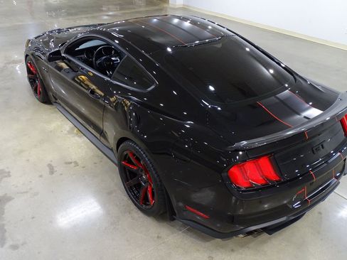 Used 2018 Ford Mustang GT RWD image 8