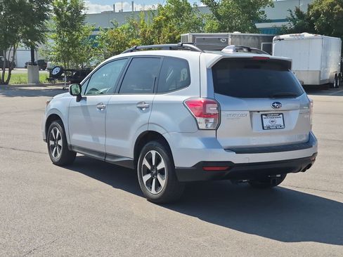 Used 2017 Subaru Forester 2.5i Premium AWD/4WD image 5