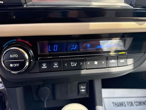 Used 2014 Toyota Corolla LE FWD image 34