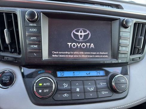 Used 2018 Toyota RAV4 AWD image 4