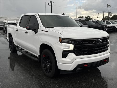Used 2022 Chevrolet Silverado 1500 RST w/ Redline Edition AWD/4WD image 2